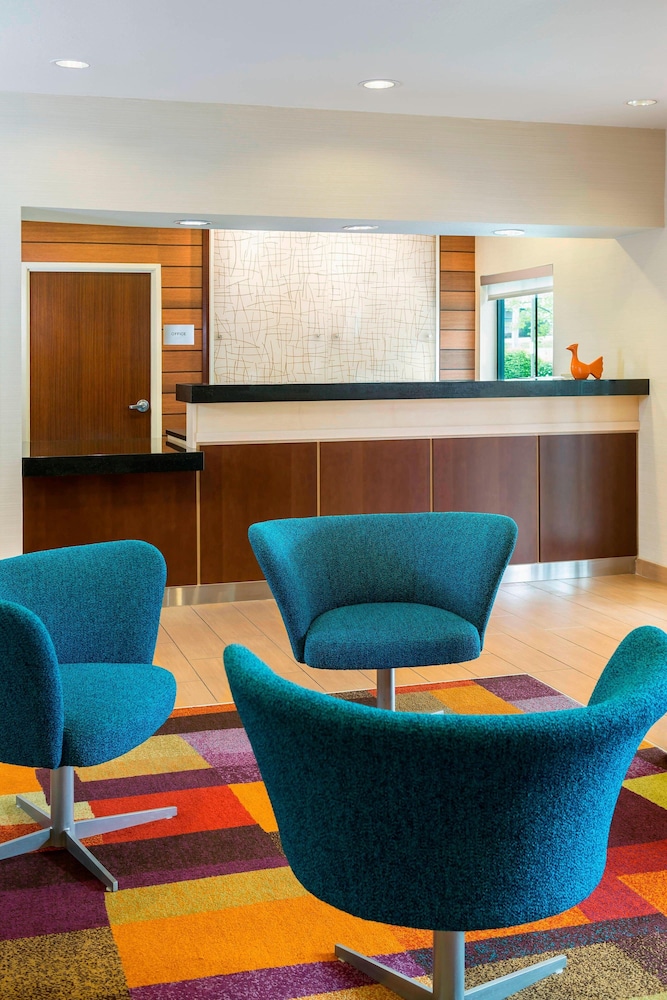 Fairfield Inn & Suites by Marriott Springfield - Image 2