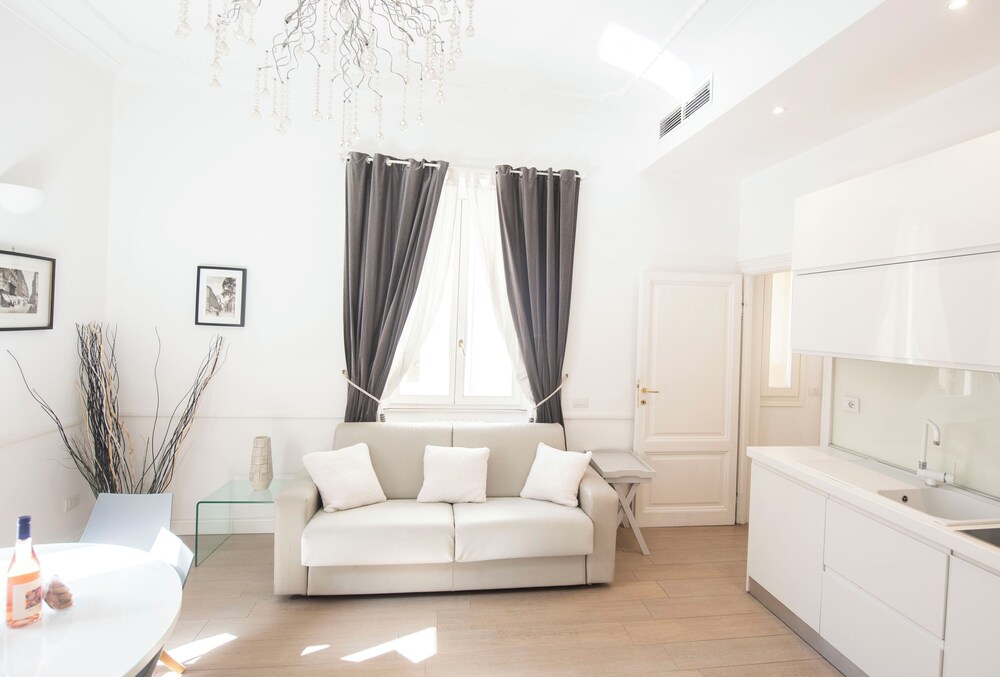 Vatican Beautiful 2Br Apartment