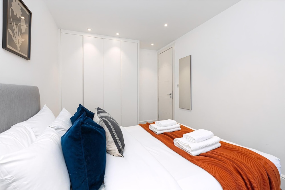 Modern Flat, Steps From Oxford Street!