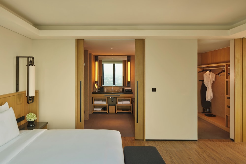 Hotel Tentrem Jakarta 13