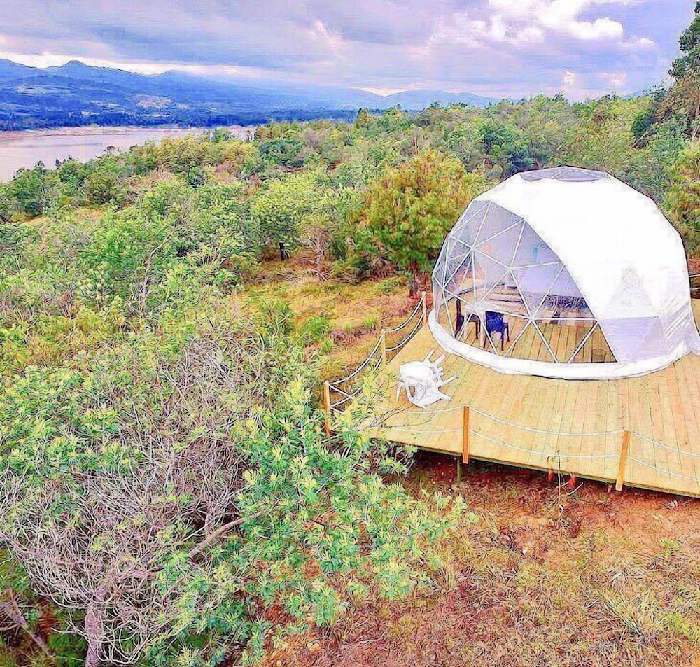 Hotel Glamping Colombia - Image 1