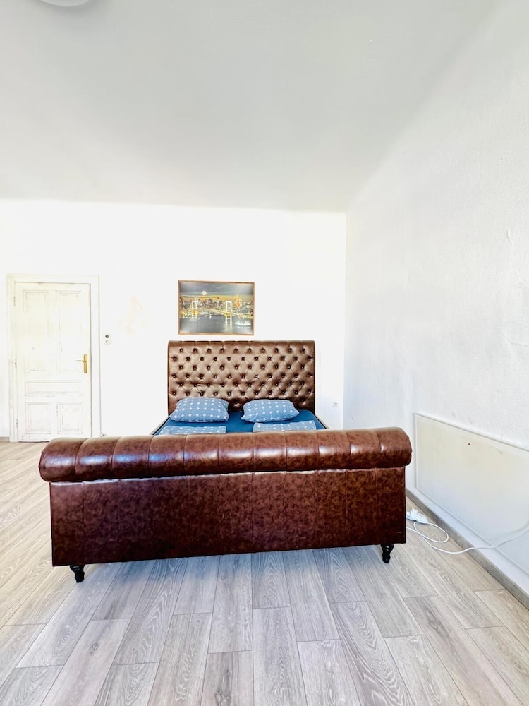 Welcoming Studio Stay Near FAC Platz