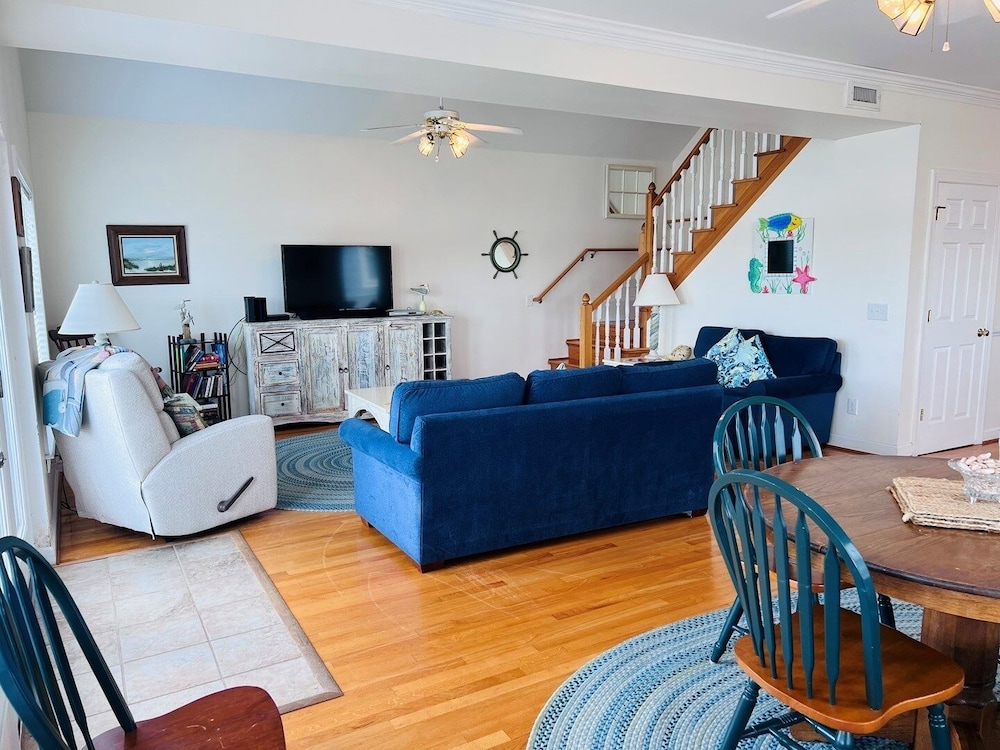 Mclaurin Manna At Holden Beach 4 Bedroom Home by RedAwning