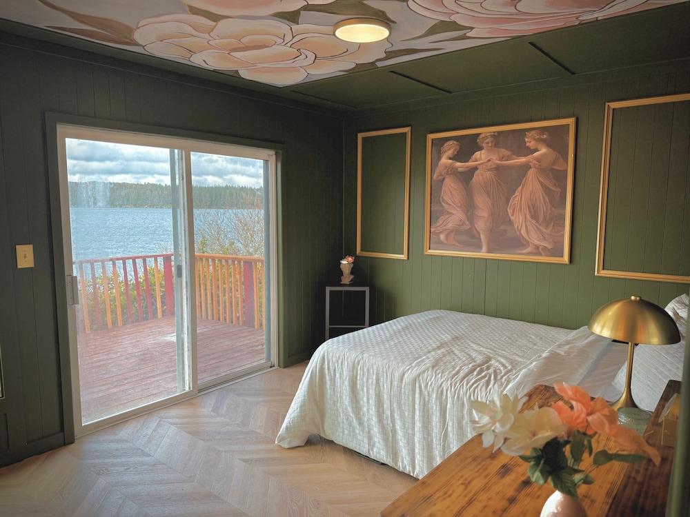 The Florentine Waterfront Hotel