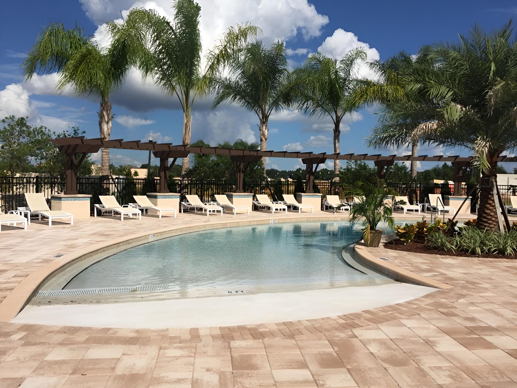 West Lucaya 3224 - Image 2