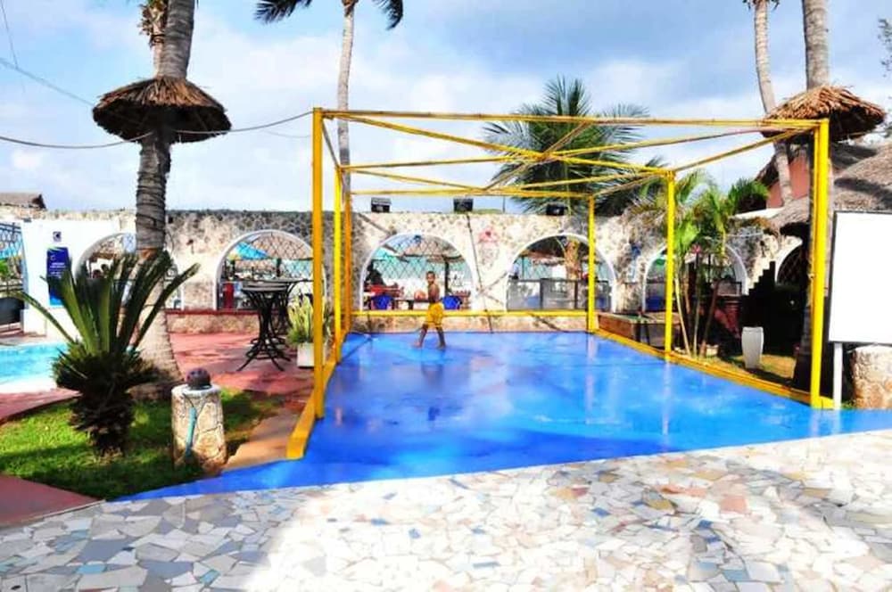 Best Western Jangwani Sea Breeze Hotel