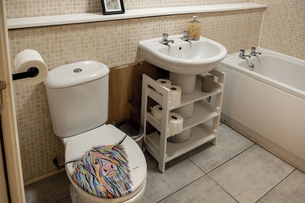 Modern Unit Cook Work in Comfort
