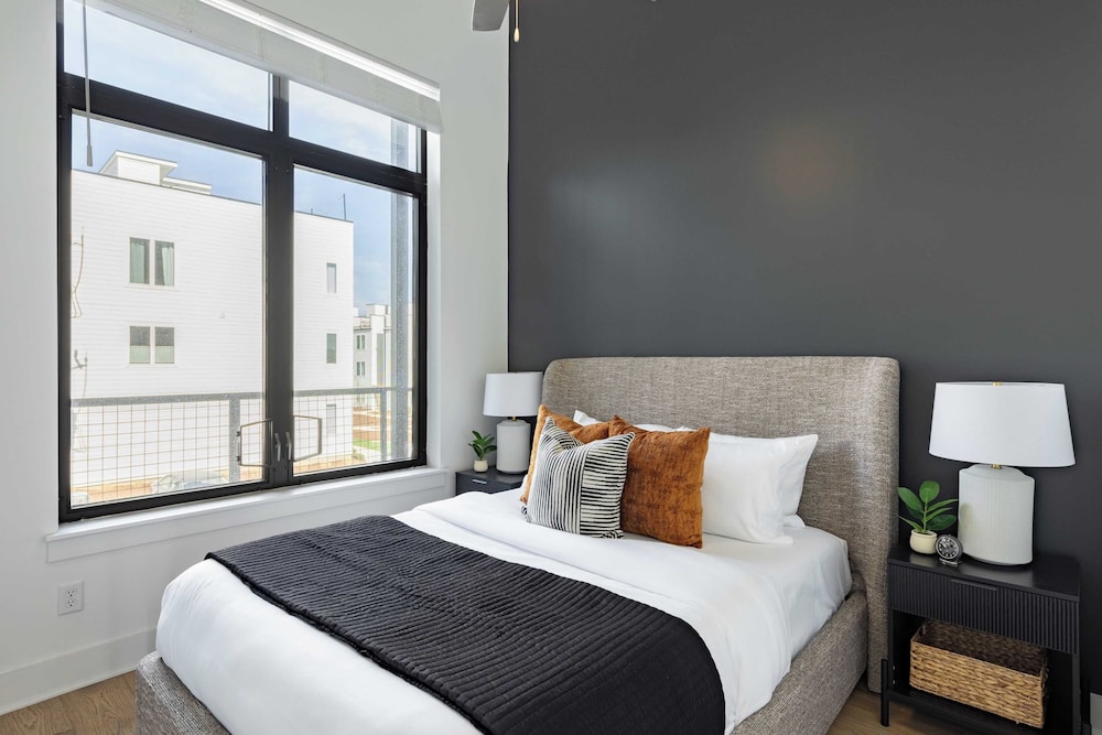 13 Modern Condos Near Downtown Nashville 26 Total Bedrooms, Sleeps 90 The Heights by Avantstay
