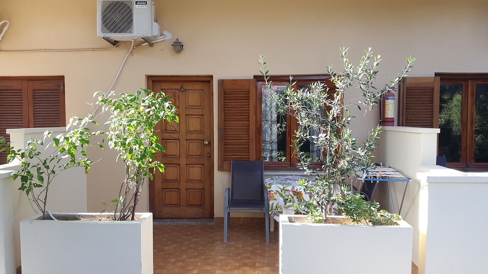Stelios Rooms