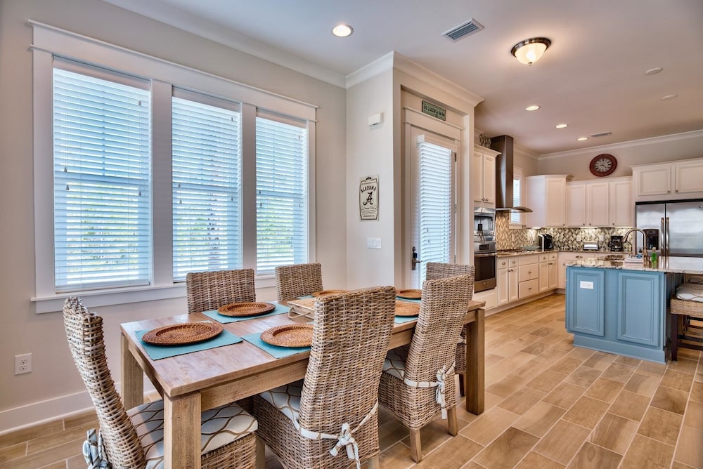 JACK's Place 3 Bedroom Condo By Coastal Dreamin
