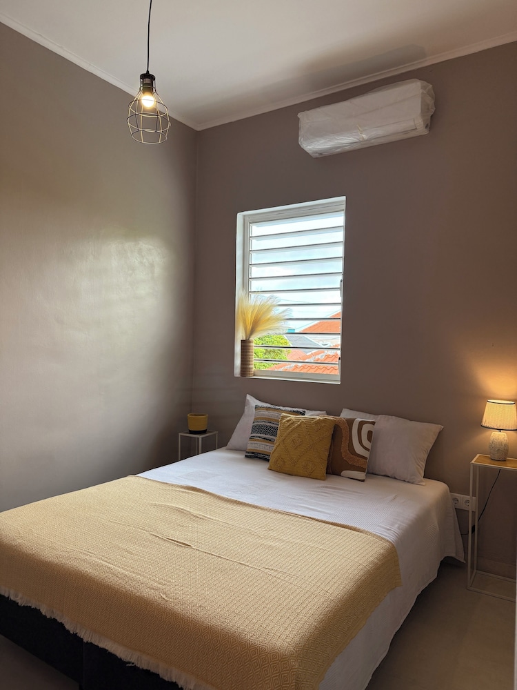 Breezy Azul Getaway Otrobanda