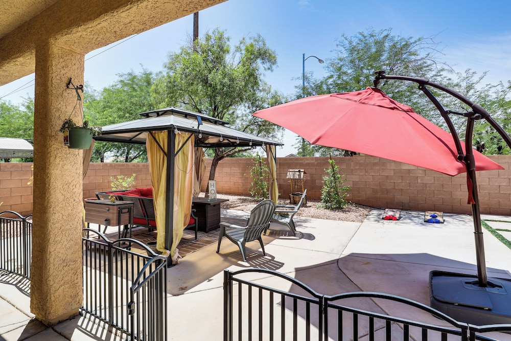 North Las Vegas Home w/ Hot Tub - 14 Mi to Strip!
