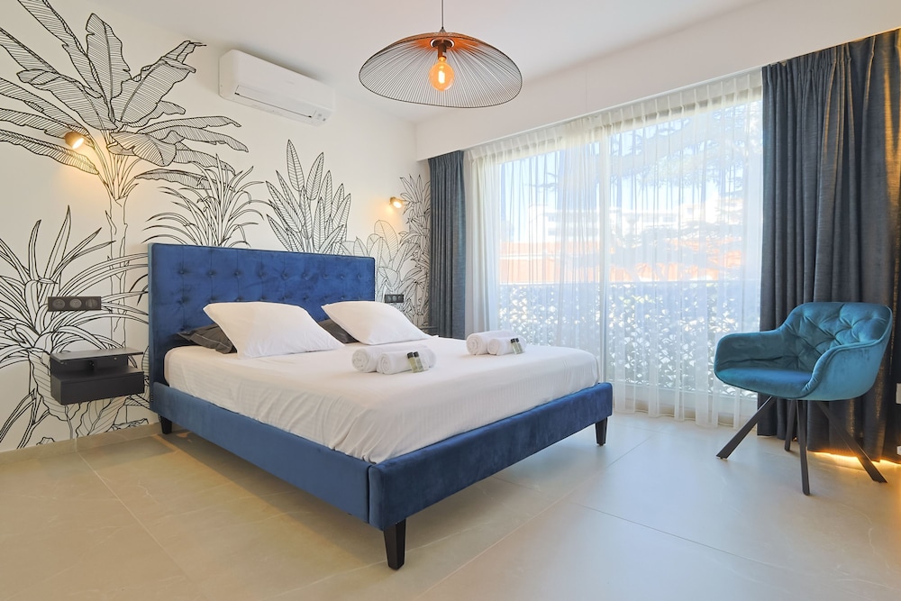Le Jungle in Cannes With 2 Bedrooms and 2 Bathrooms