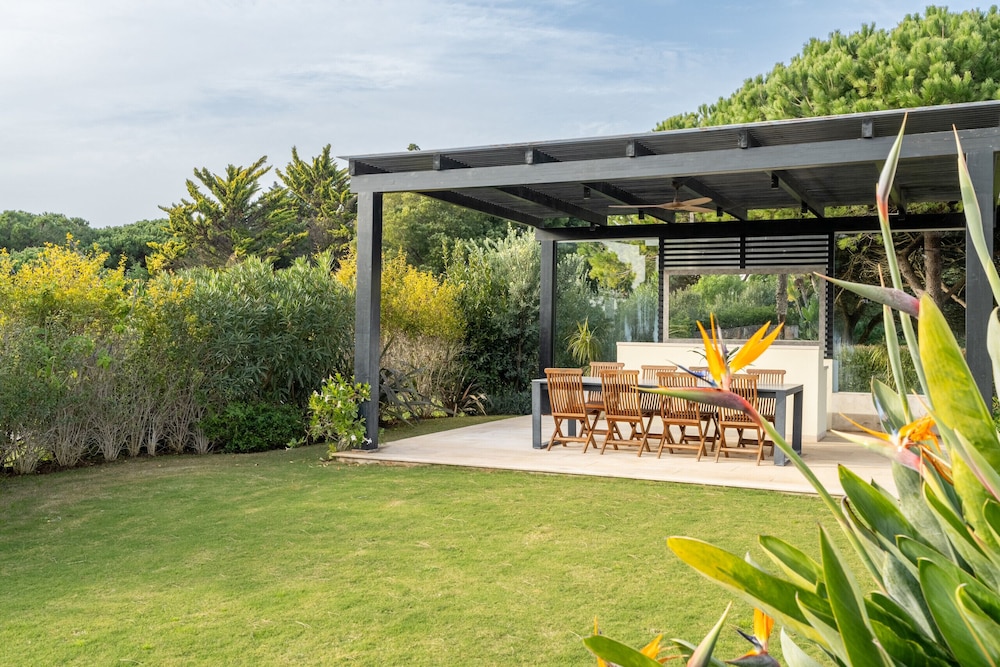 Fairview Villa by Cadenzalux