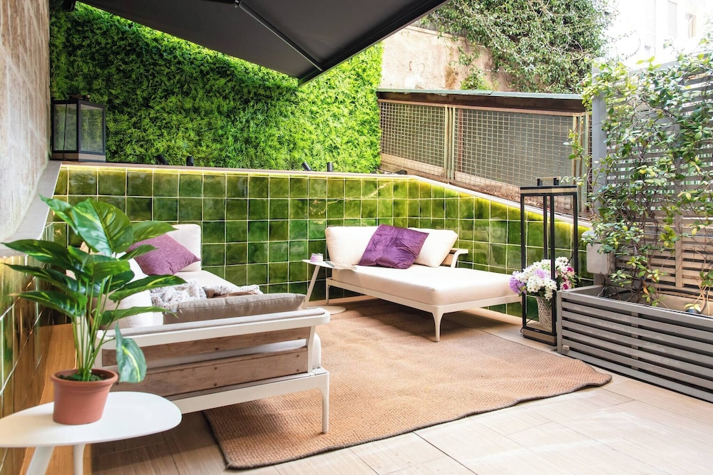 Charming Roma Apartment With Terrace - Perfect for Families and Friends