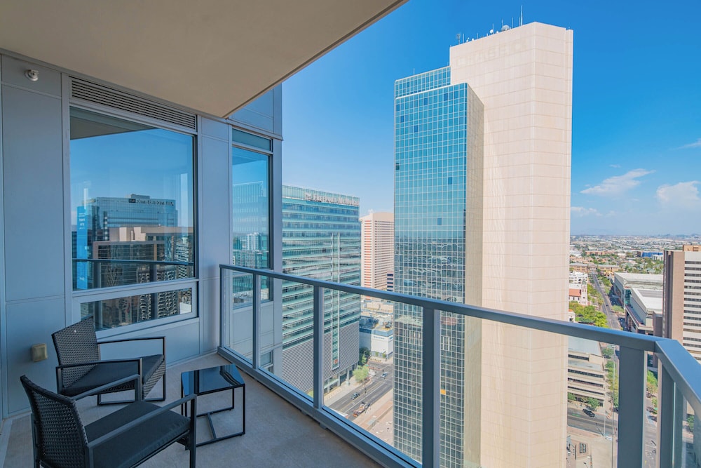 ROVE LIVING/KL - 44 Monroe
