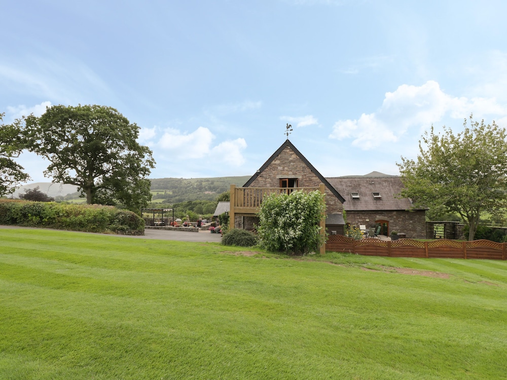 Pentre Barn
