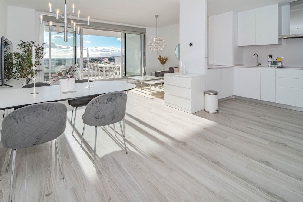 OV5 BB- Modern Family Flat Lovely Views