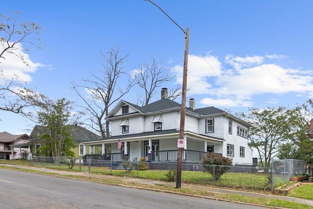 Avenue South Serene