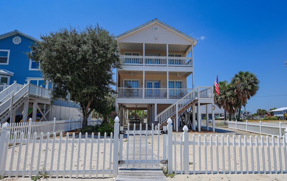 214 Shoreland