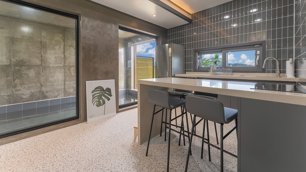Taean Aloha Oe Pet Pool Villa