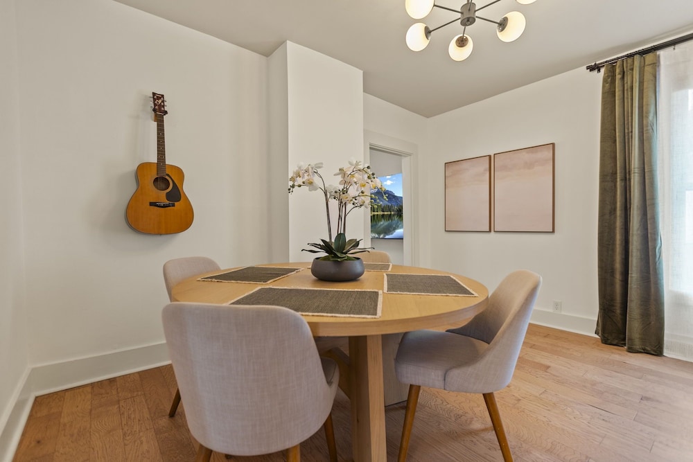 Abode 81 in Newark