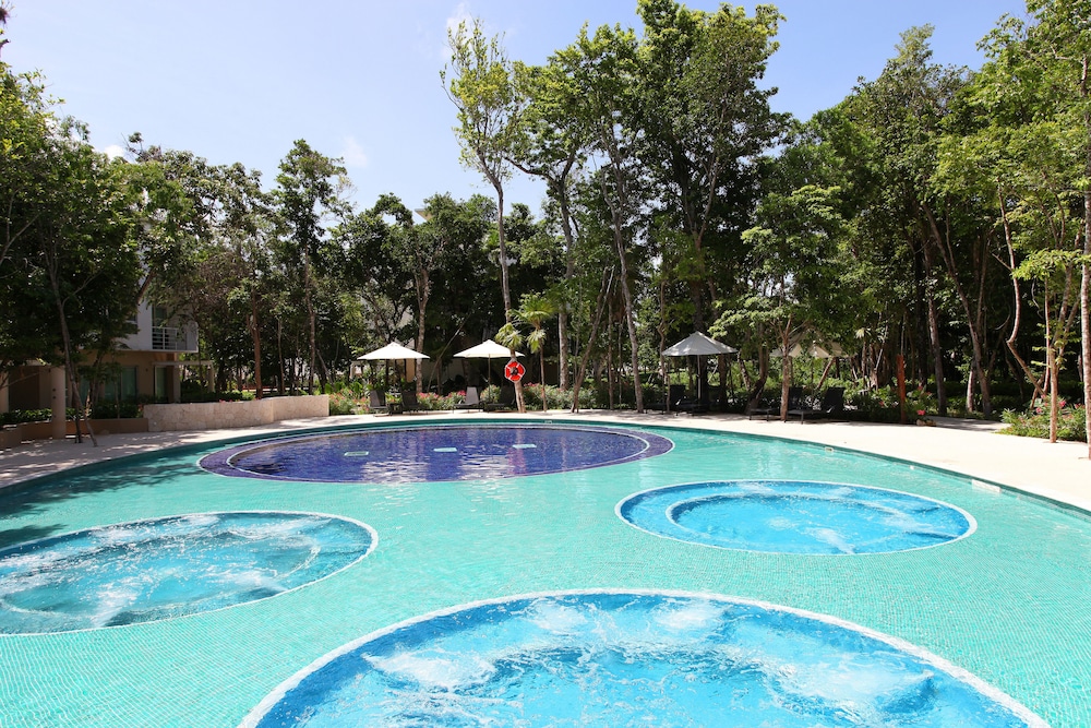 Bahia Principe Vacation Rentals - Three-Bedroom House