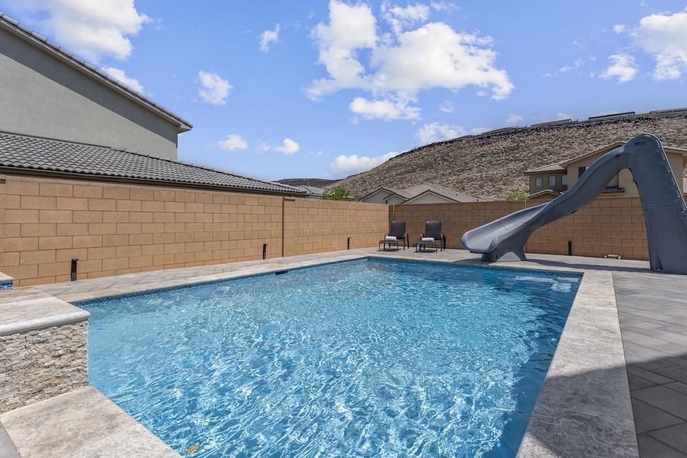The Splash Yard 5 Bedroom Home