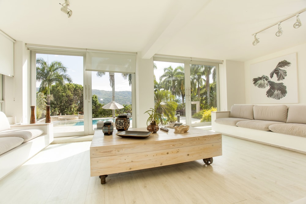 Luxe Villa San Jerónimo by Nomad Guru view 2