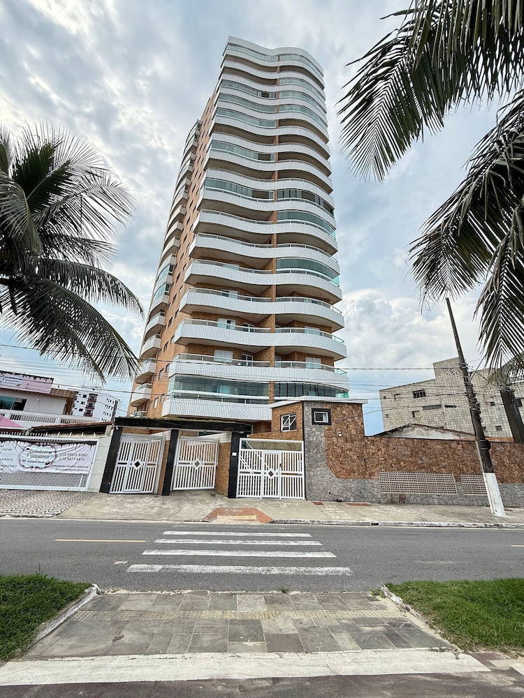 Pé na Areia Praia do Caiçara IV
