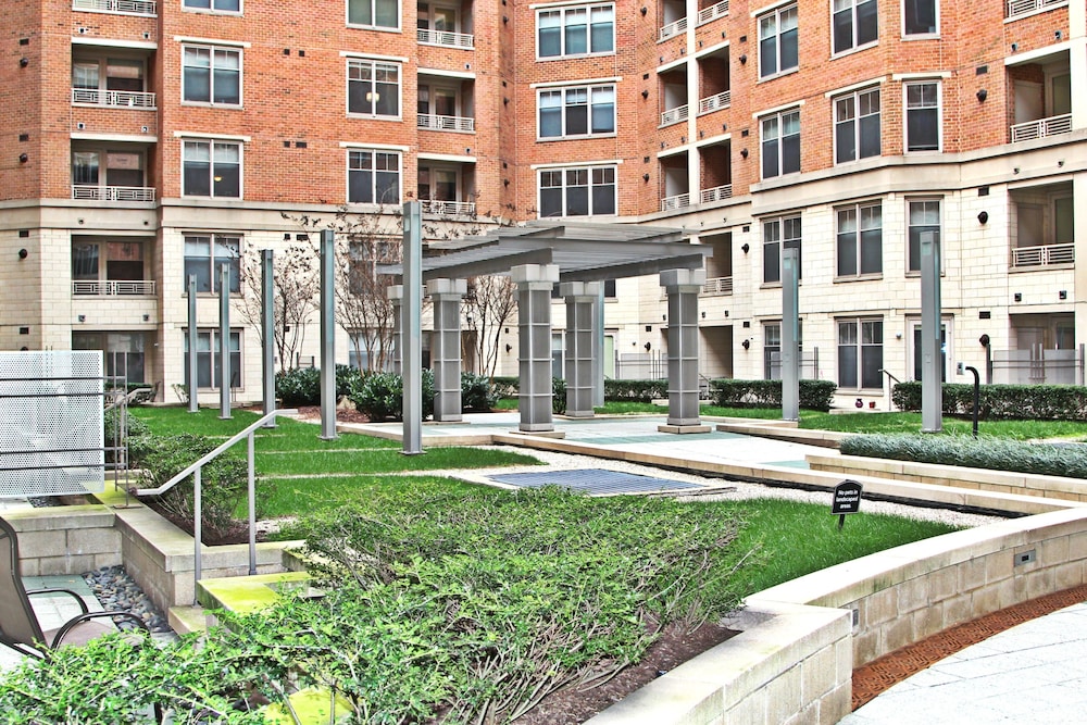 Weichert Suites at 2400 M Street