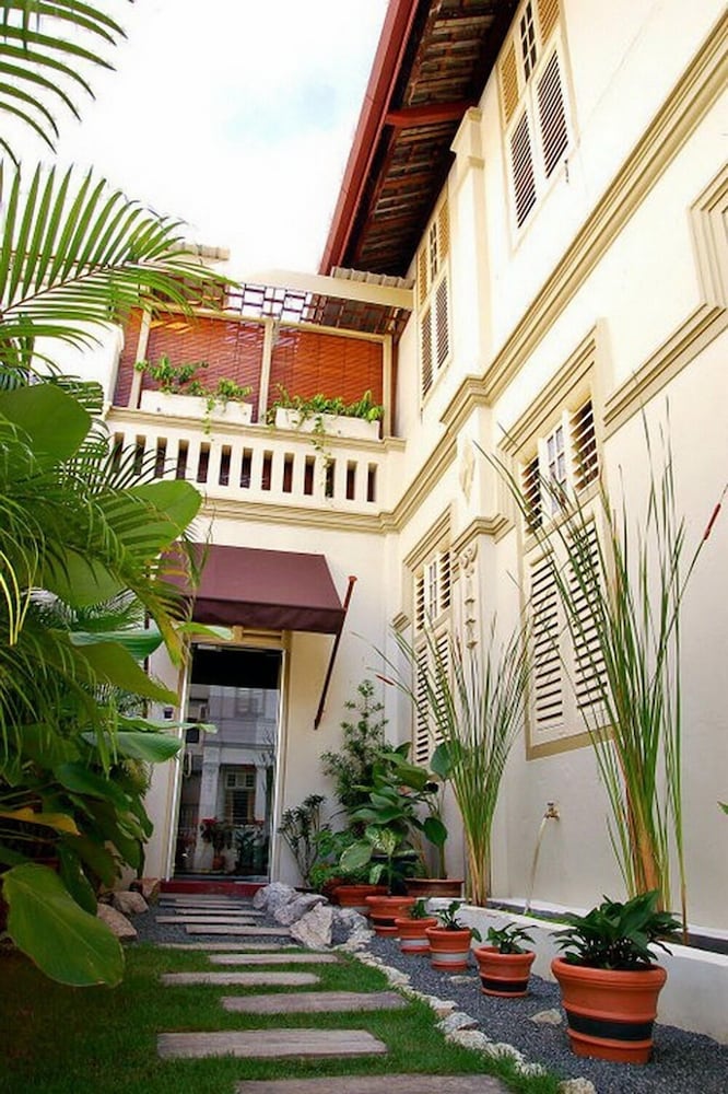 PalanquInn Heritage Suites