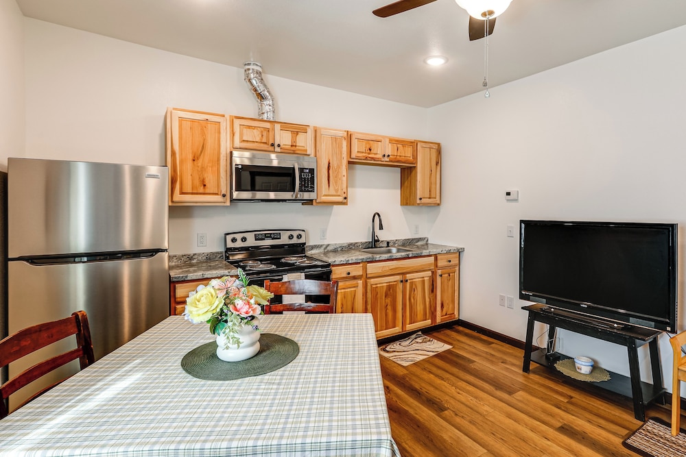< 2 Mi to Dtwn: Pet-friendly Getaway in Fairbanks