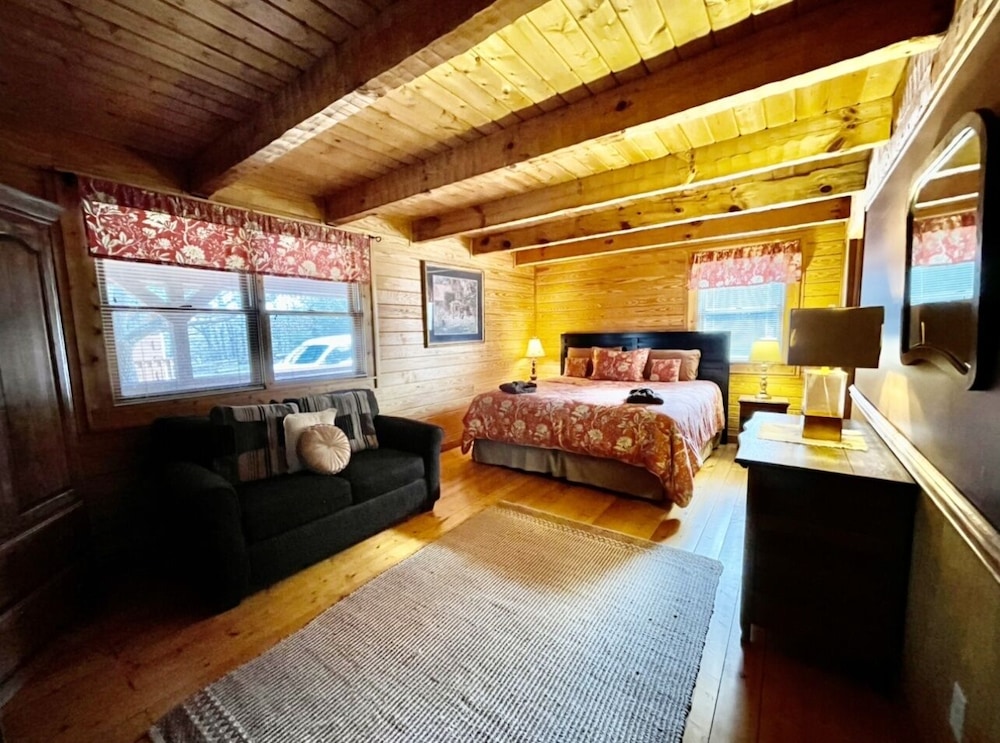 Olde Tyme Way Cabins 3526