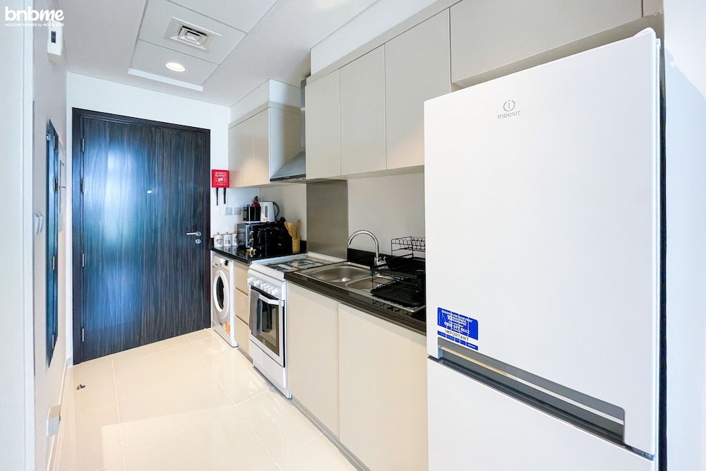 ST-Carson Tower B-715 by bnbme homes