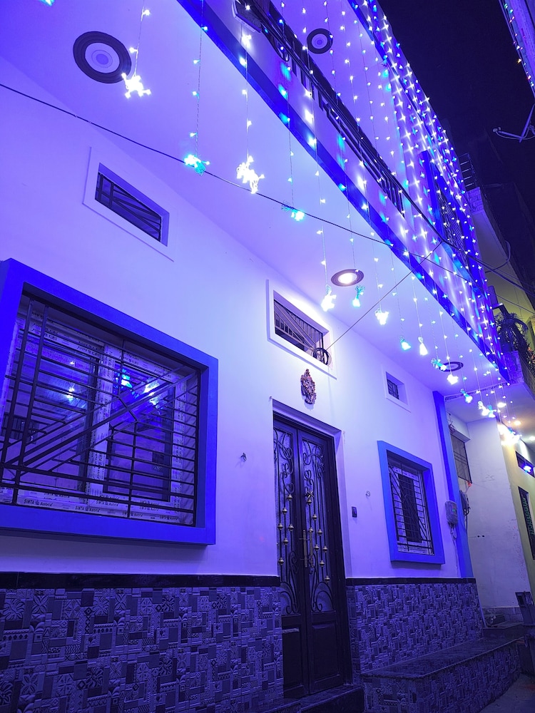 Yash Paying Guest House