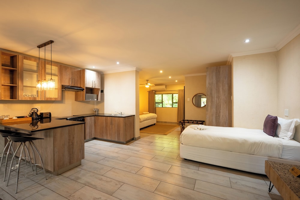 Bushbaby Valley Lodge