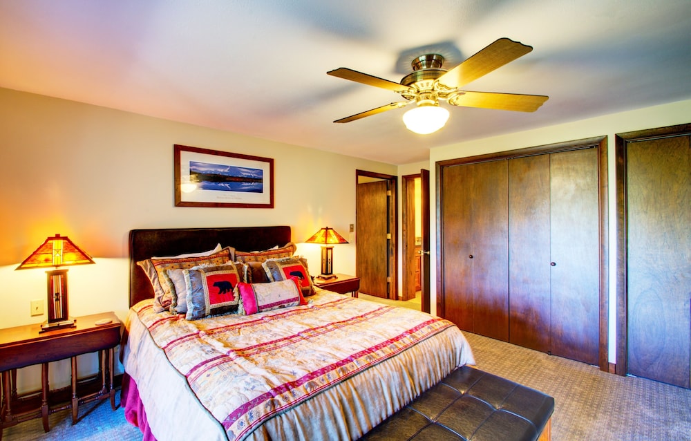 Frost Luxury Vacation At Windcliff 3 Bedroom Home by RedAwning view 3