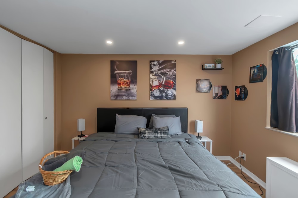 Lux 2BR Condo w/ King Beds DTWN