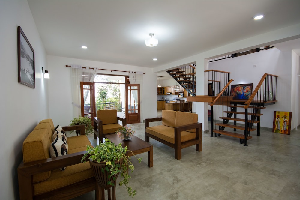 Villa Mount Melody view 4