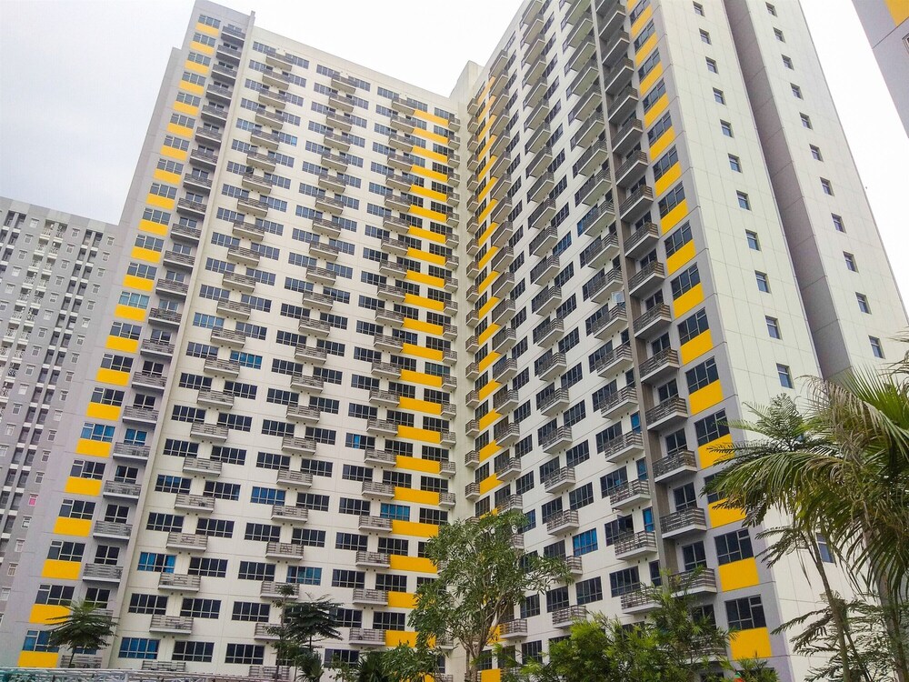 Comfy Studio at Springlake Summarecon Bekasi Apartment