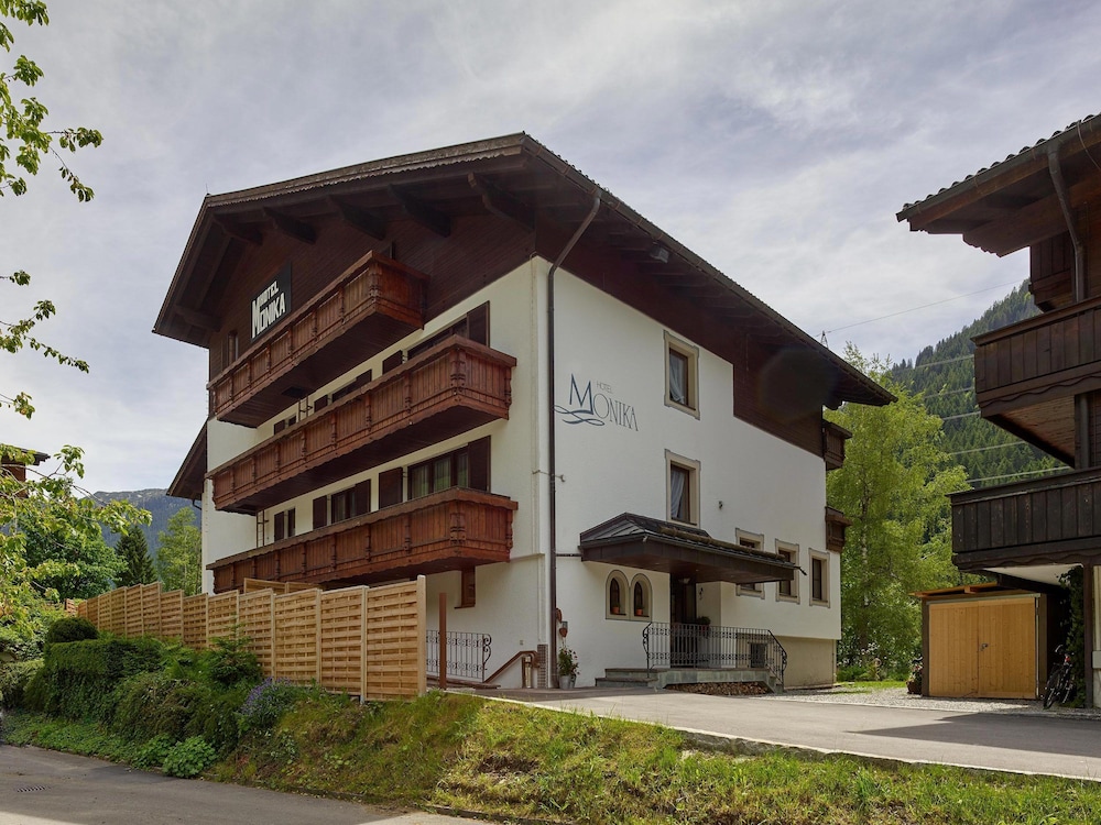 Hotel Monika & Montafon Chalets