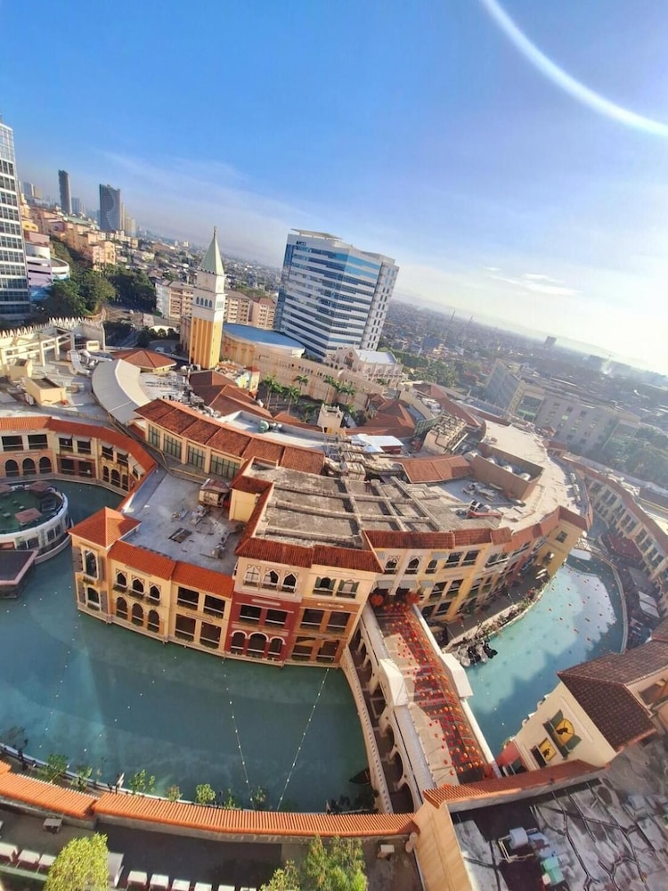 Luxury Coastal, Grand Canal View