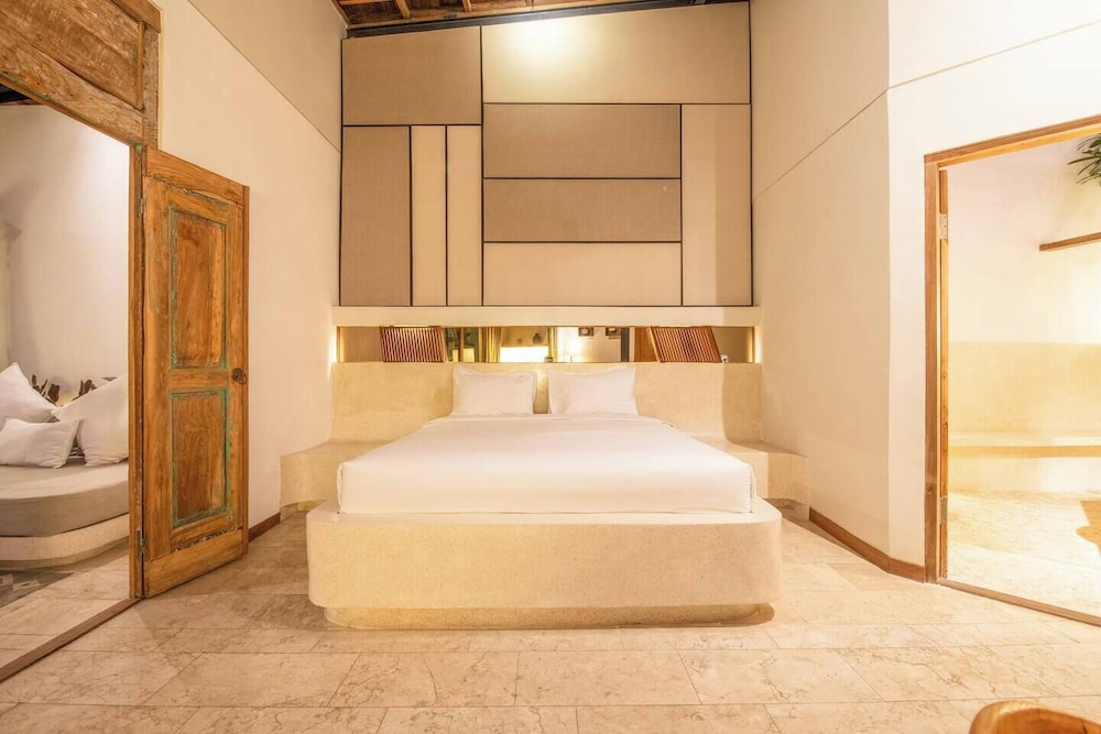 Stylish 1BR Villa With Pool, 800m to Canggu Beach