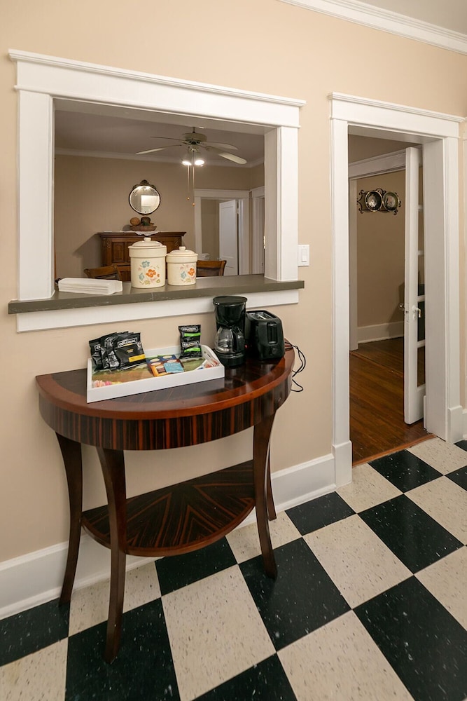 Memphis Belvedere Suites