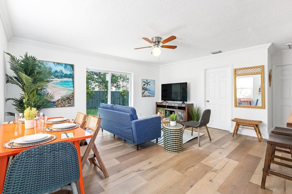 Beautiful 2 BR Apartment - Bright and Spacious