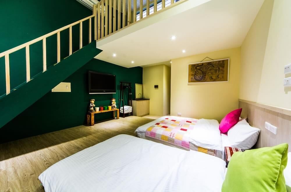 LITHO Hostel