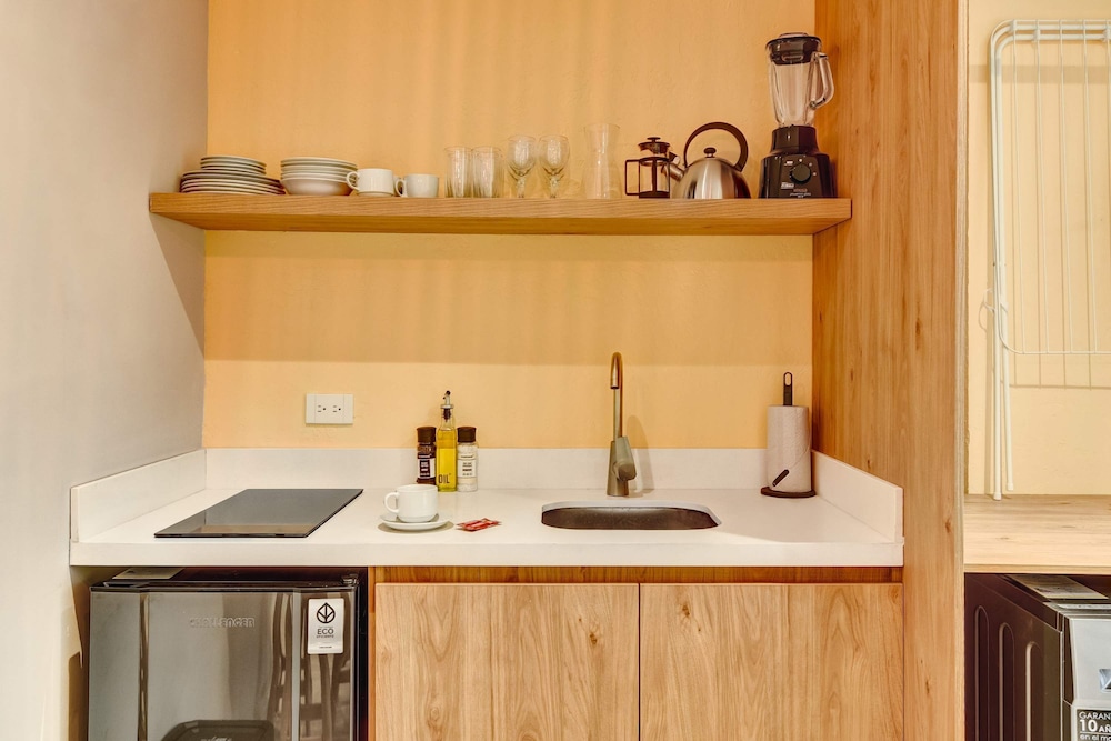 w Startling 2BR Apartment in Trendy Zona T