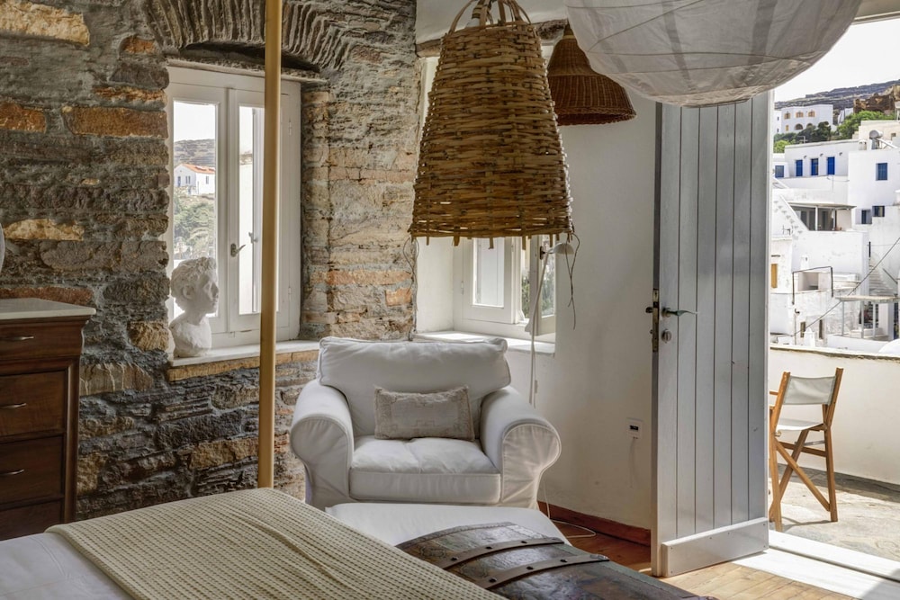 Tinos Experience the House