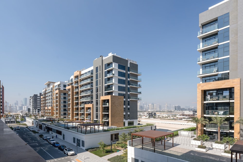 Luxury StayCation - Azizi Riviera 17